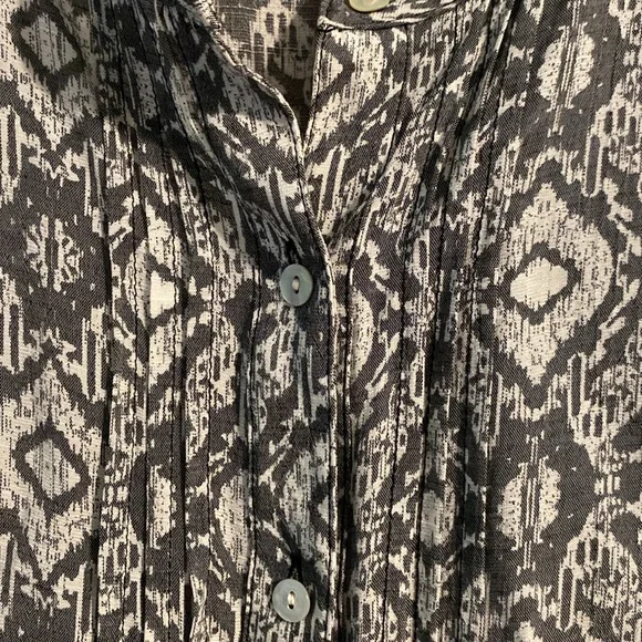 Ruby Rd. Blouse. - Picture 4 of 5